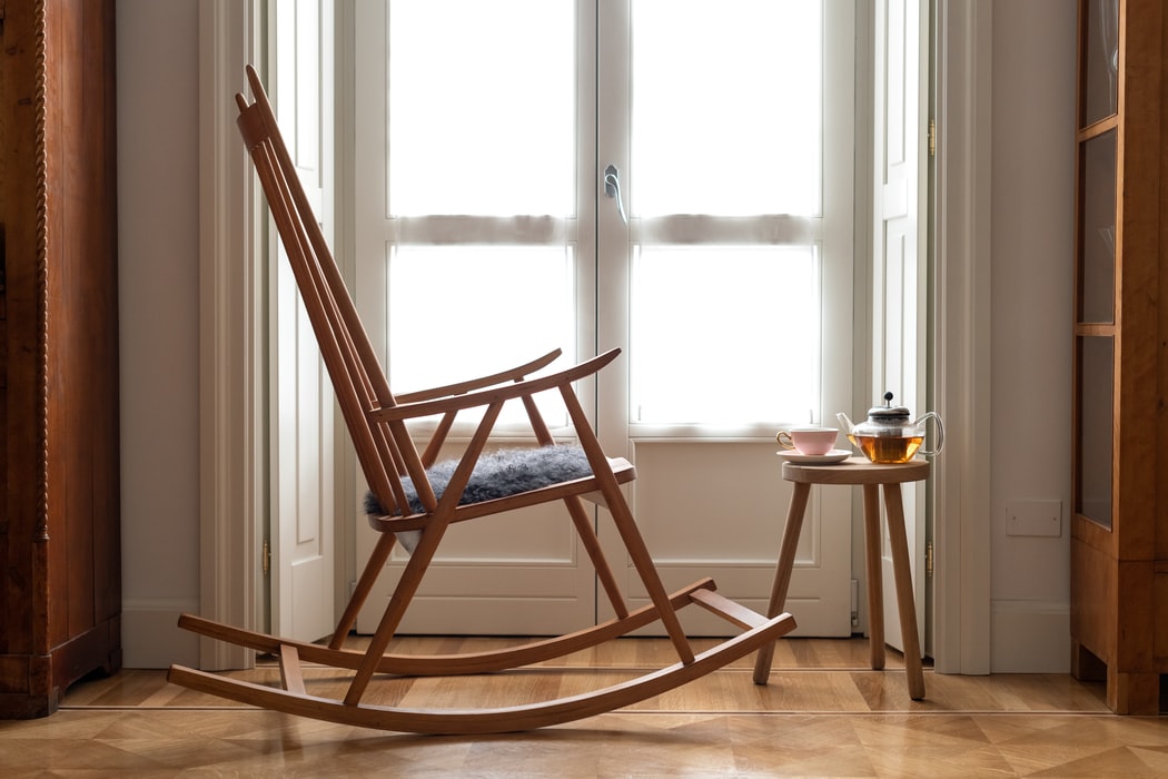 7 Amazing Health Benefits of Rocking Chair You Should Know – RedOAK®